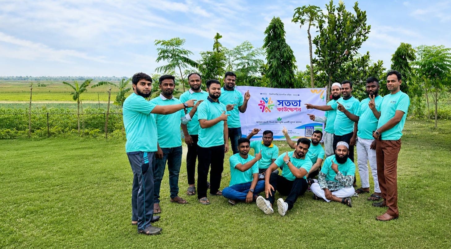Sotota Foundation community members at a relief distribution event in Jessore