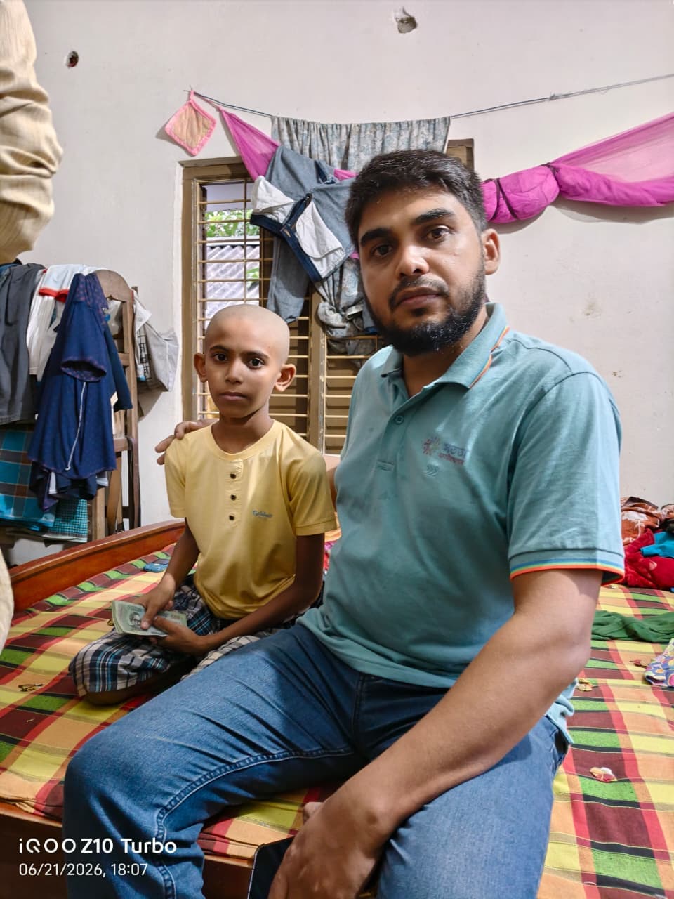 অসুস্থ শিশুকে আর্থিক সহায়তা প্রদান