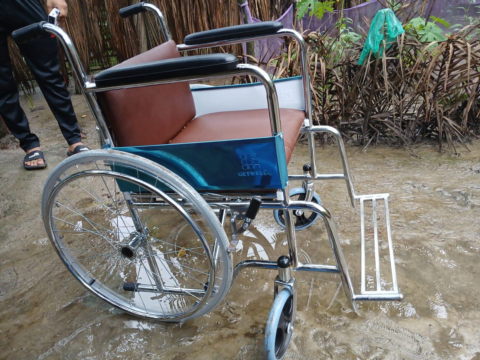 উপহারকৃত হুইলচেয়ার